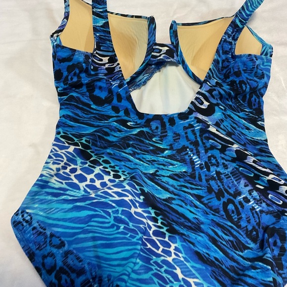Miraclesuit Blue One Piece Swimsuit with V-Neckline and Ruched Bodice - Picture 9 of 15